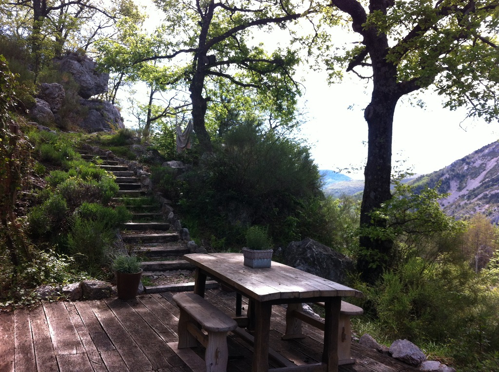 Vue d'un appartement du Gite du Cheiron a Greolieres